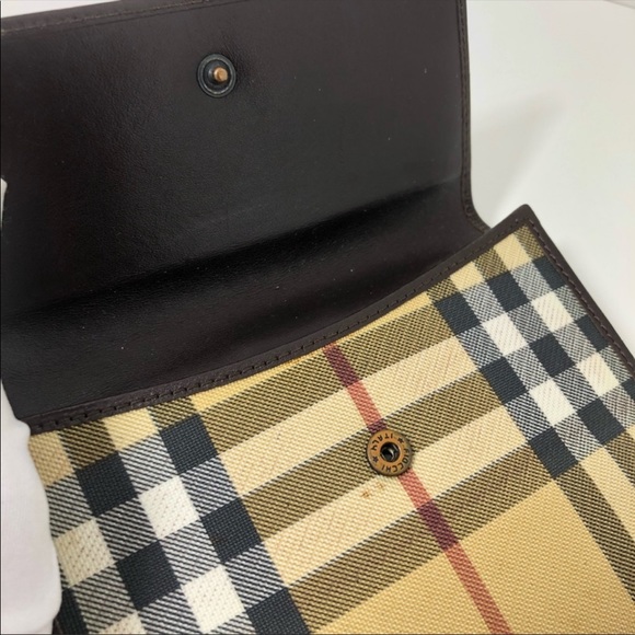 ❤️PRETTY❤️Authentic Burberry Wallet❤️ - Picture 8 of 10